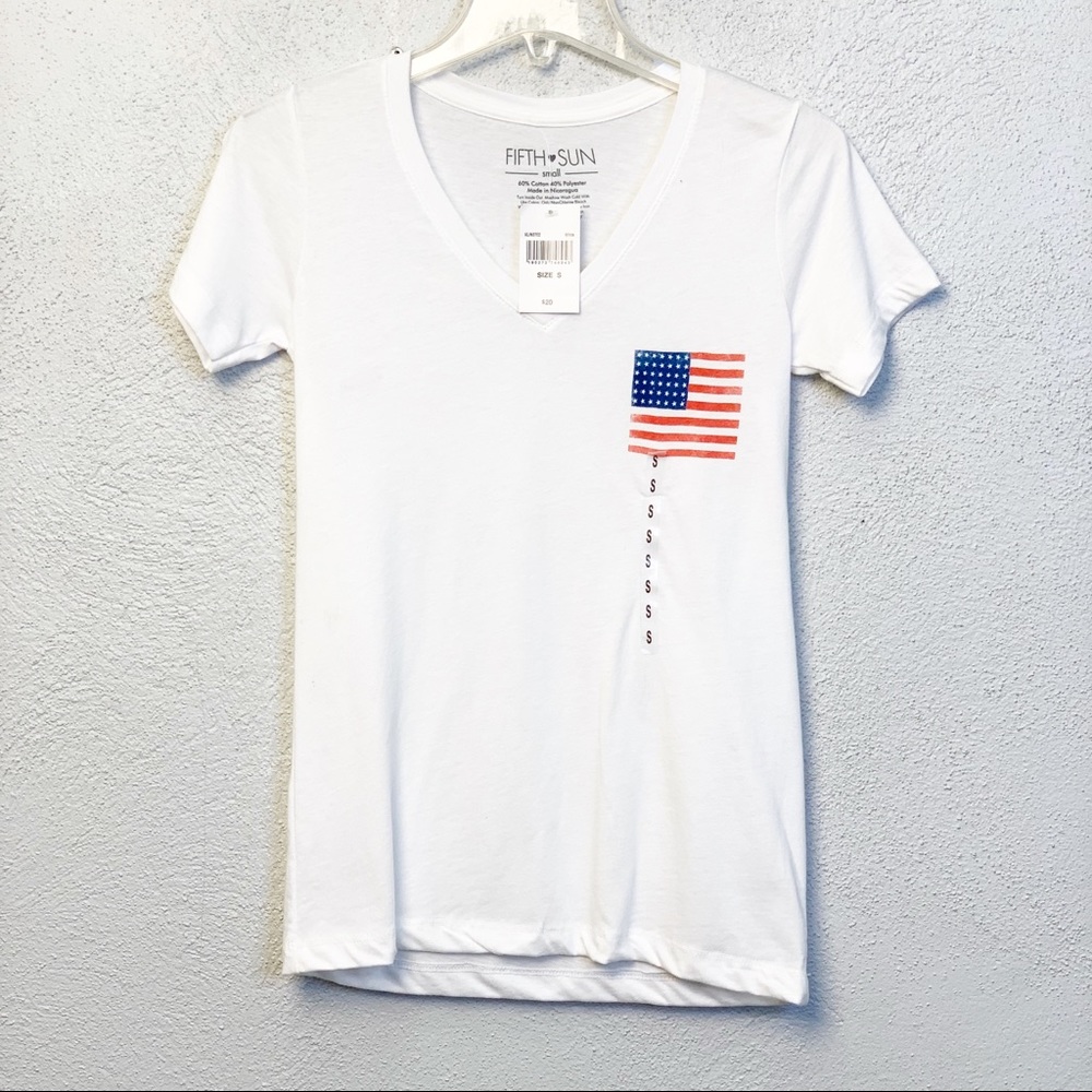 Fifth Sun V-neck USA 🇺🇸 Flag T-shirt Americana